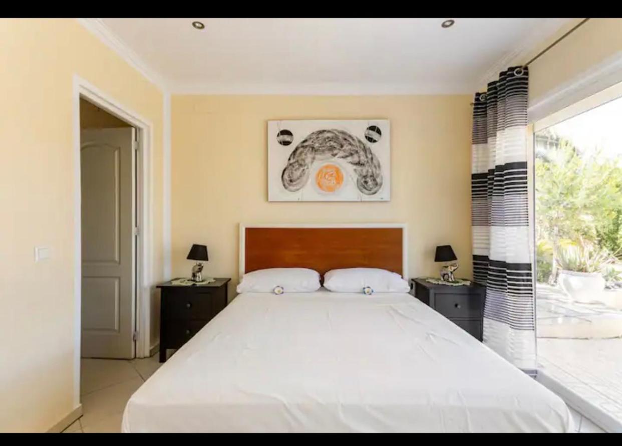 Villa Eva Asiana Guesthouse With Shared Pool Беніса Екстер'єр фото