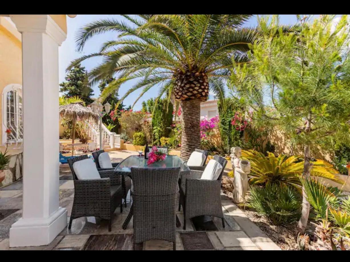 Villa Eva Asiana Guesthouse With Shared Pool Беніса Екстер'єр фото